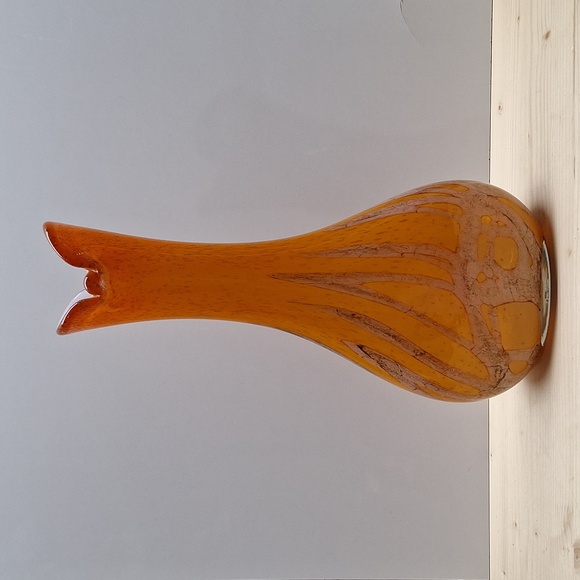 #ACO Handblown Glass vase orange and white with bubbles throughout - Picture 3 of 9